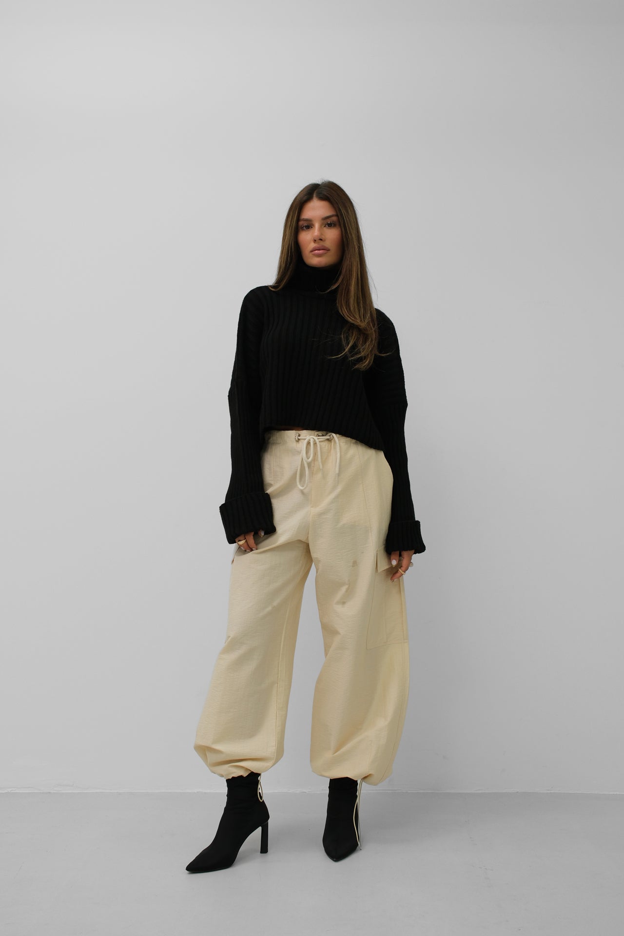 Cargo Pocket Krem Jogger Pants