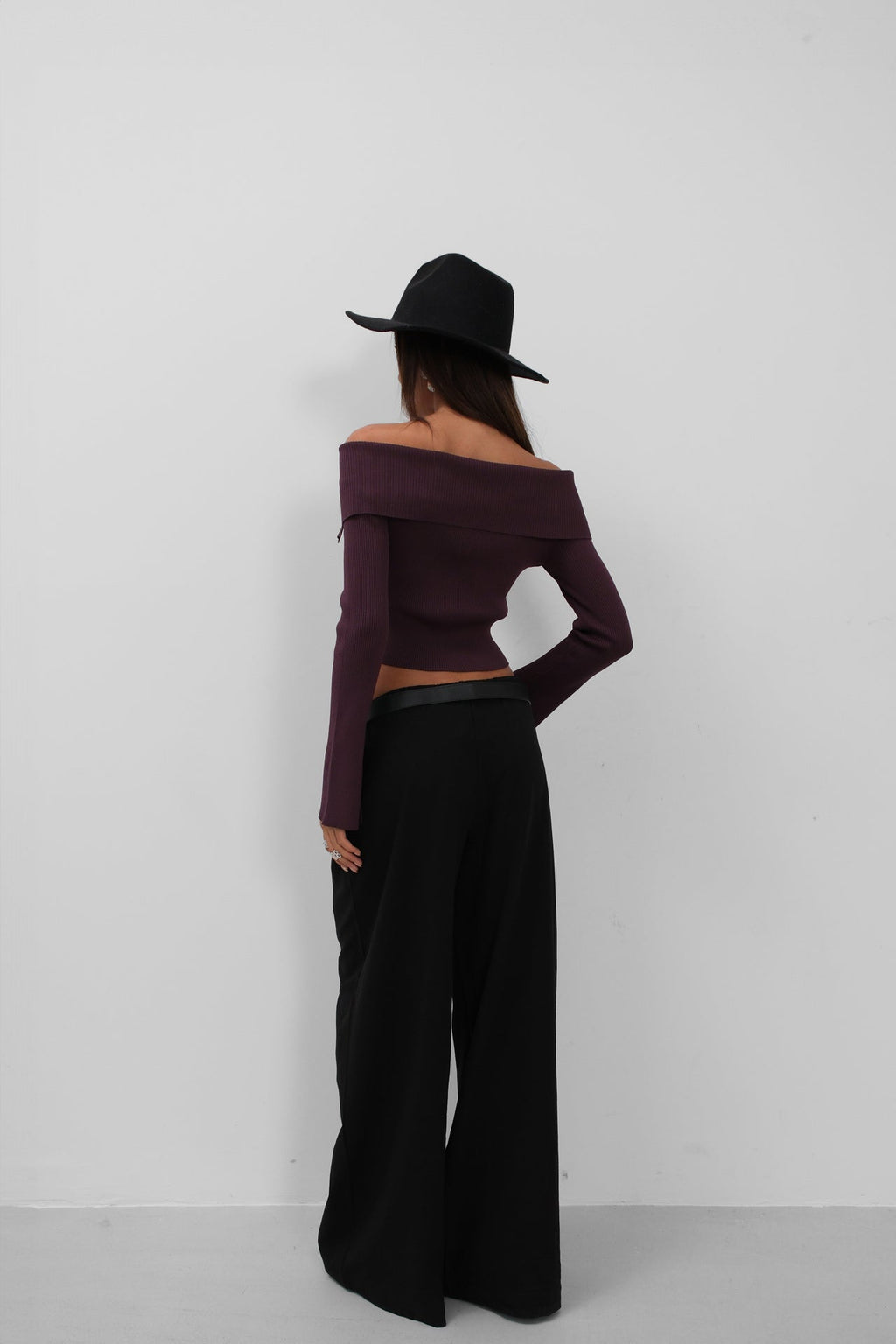 Off-Shoulder Neckline Zippered Burgundy Cardigan
