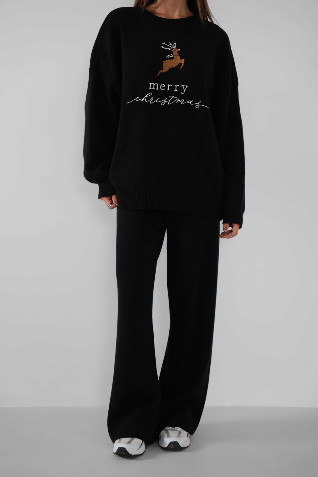 Embroidered Sweatshirter Pants Knit Black Set
