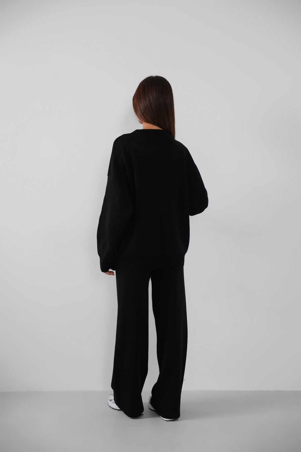 Embroidered Sweatshirter Pants Knit Black Set