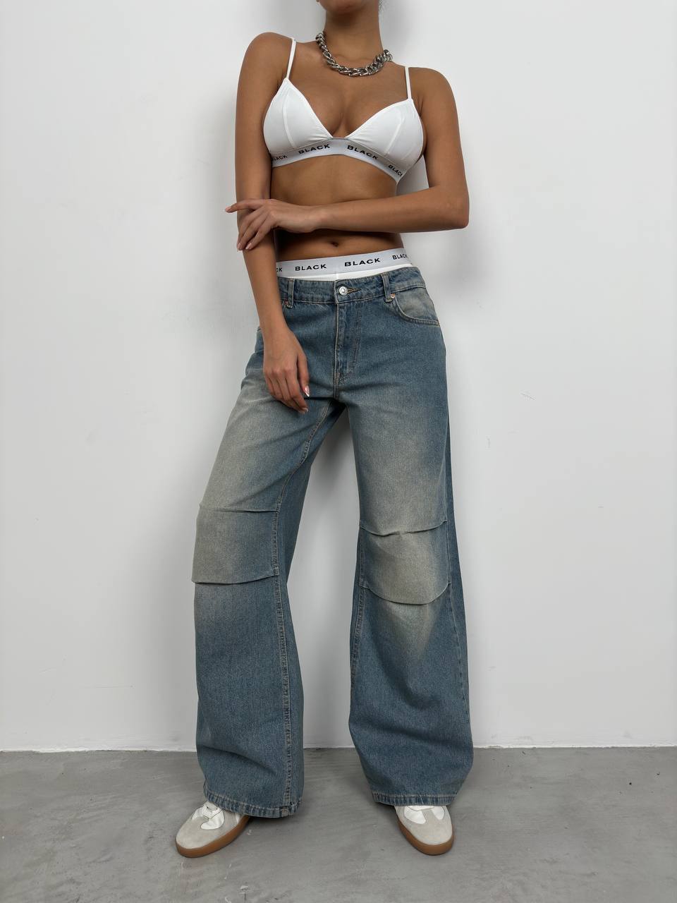 Low Waist Knee Fold Blue Jeans