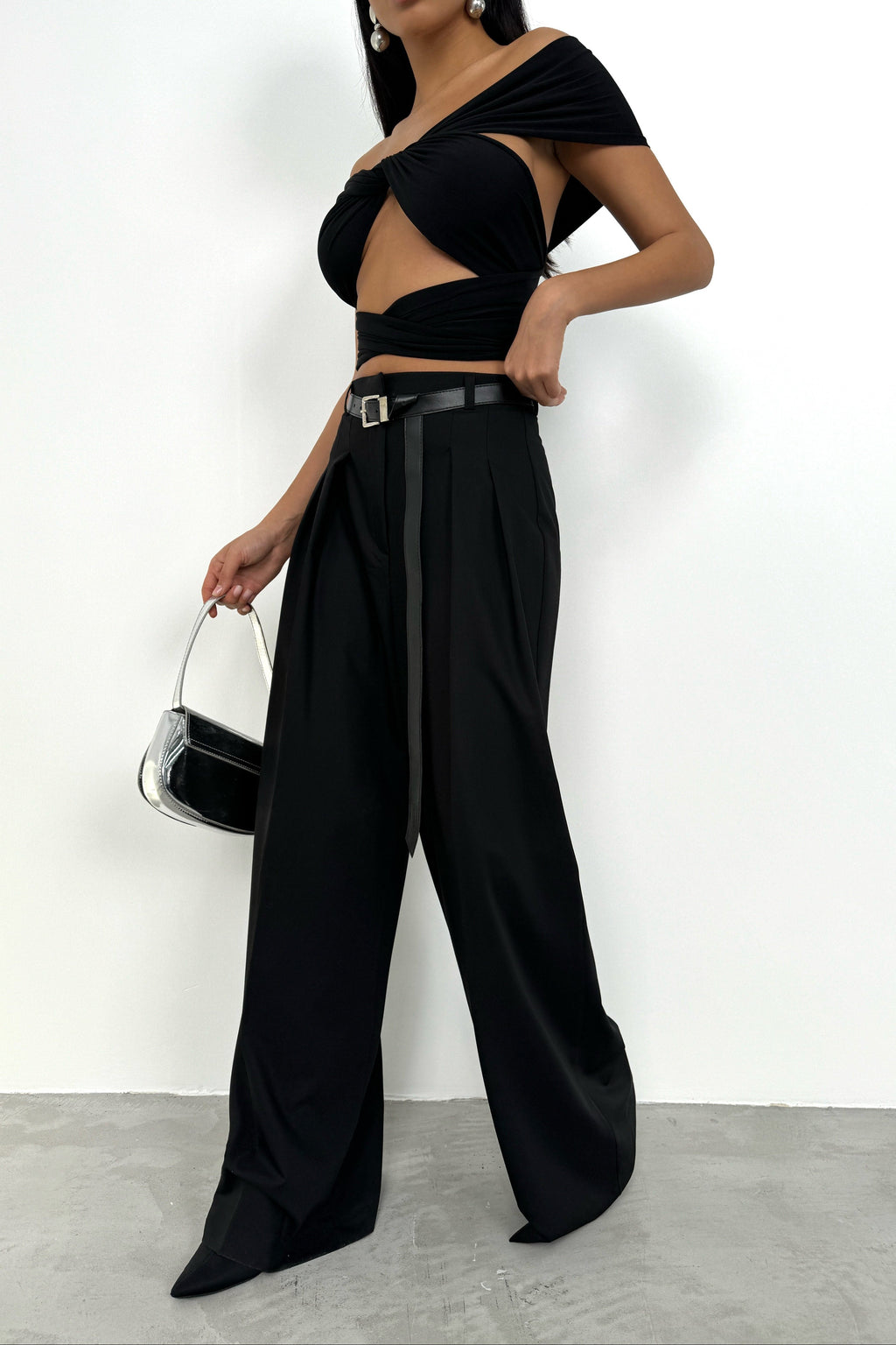 Pleat Detail Waistted Black Pants