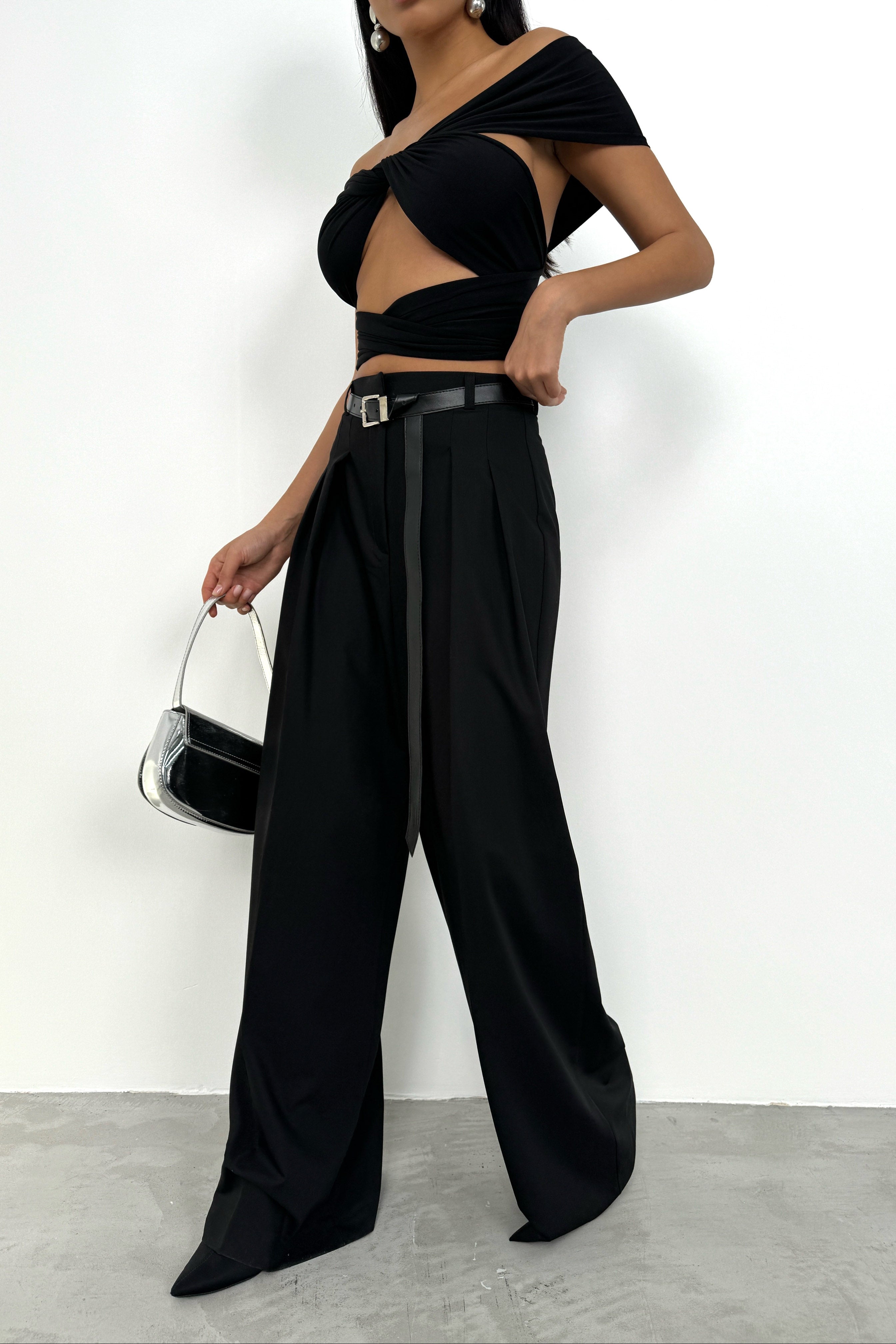 Pleat Detail Waistted Black Pants