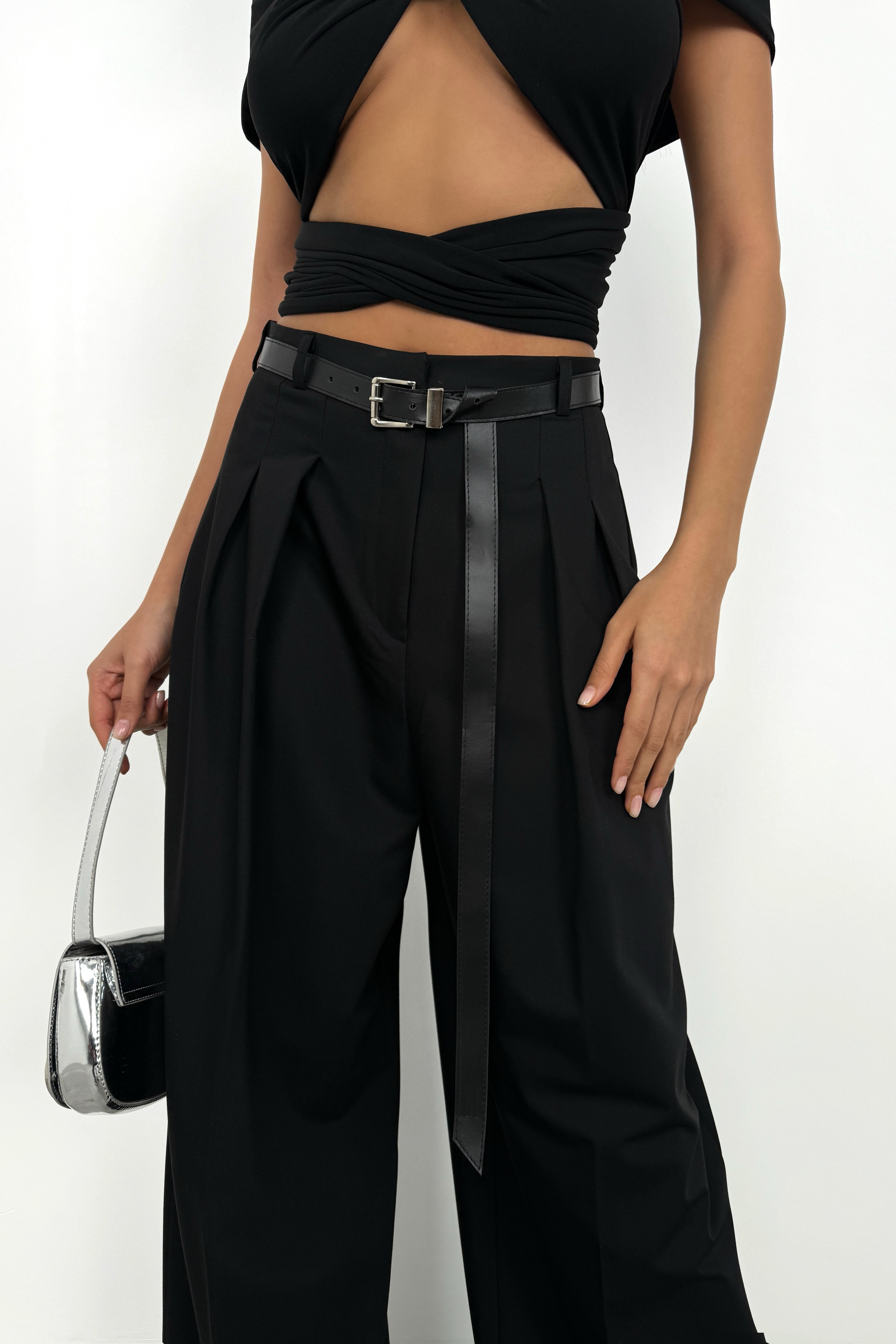Pleat Detail Waistted Black Pants