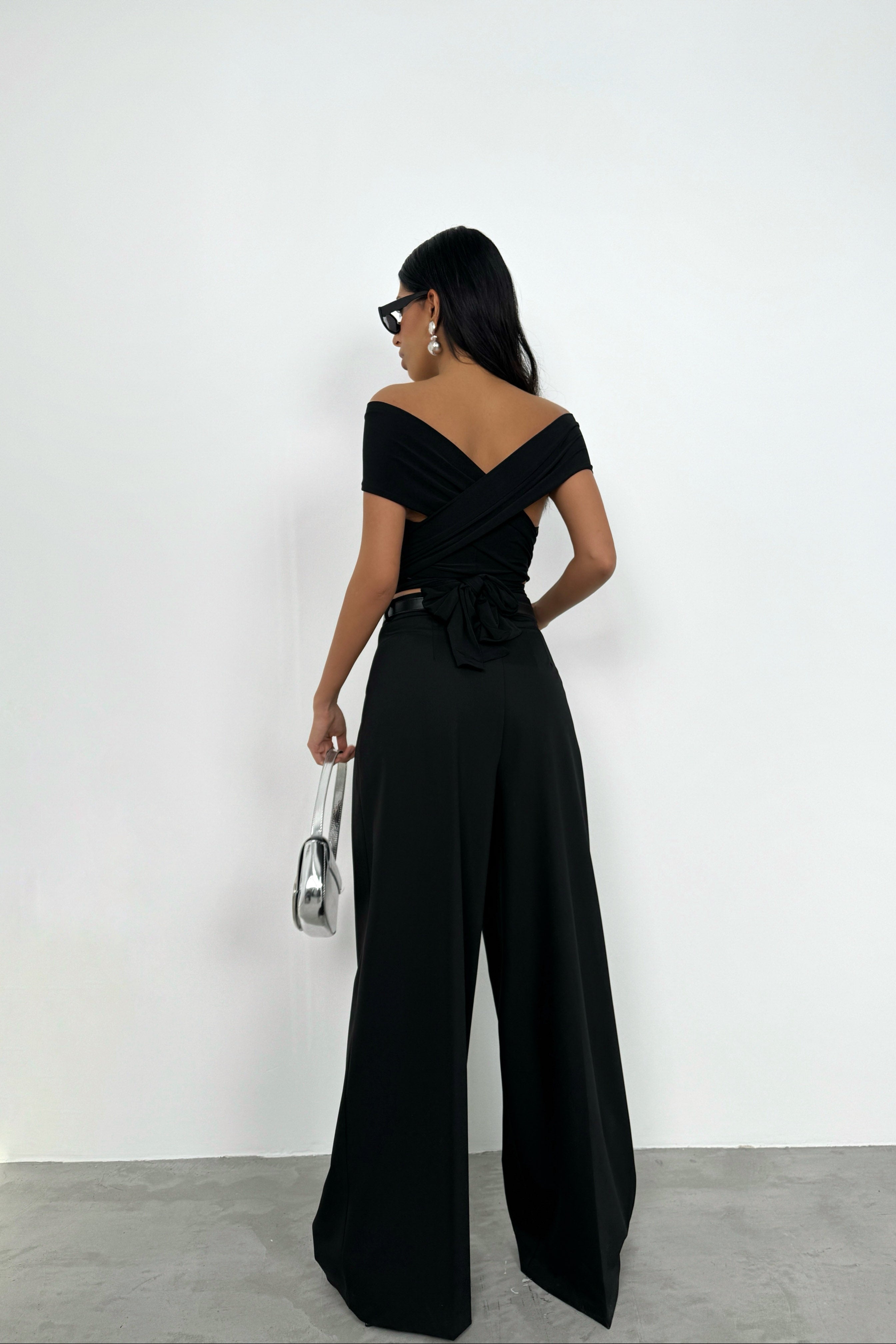Pleat Detail Waistted Black Pants