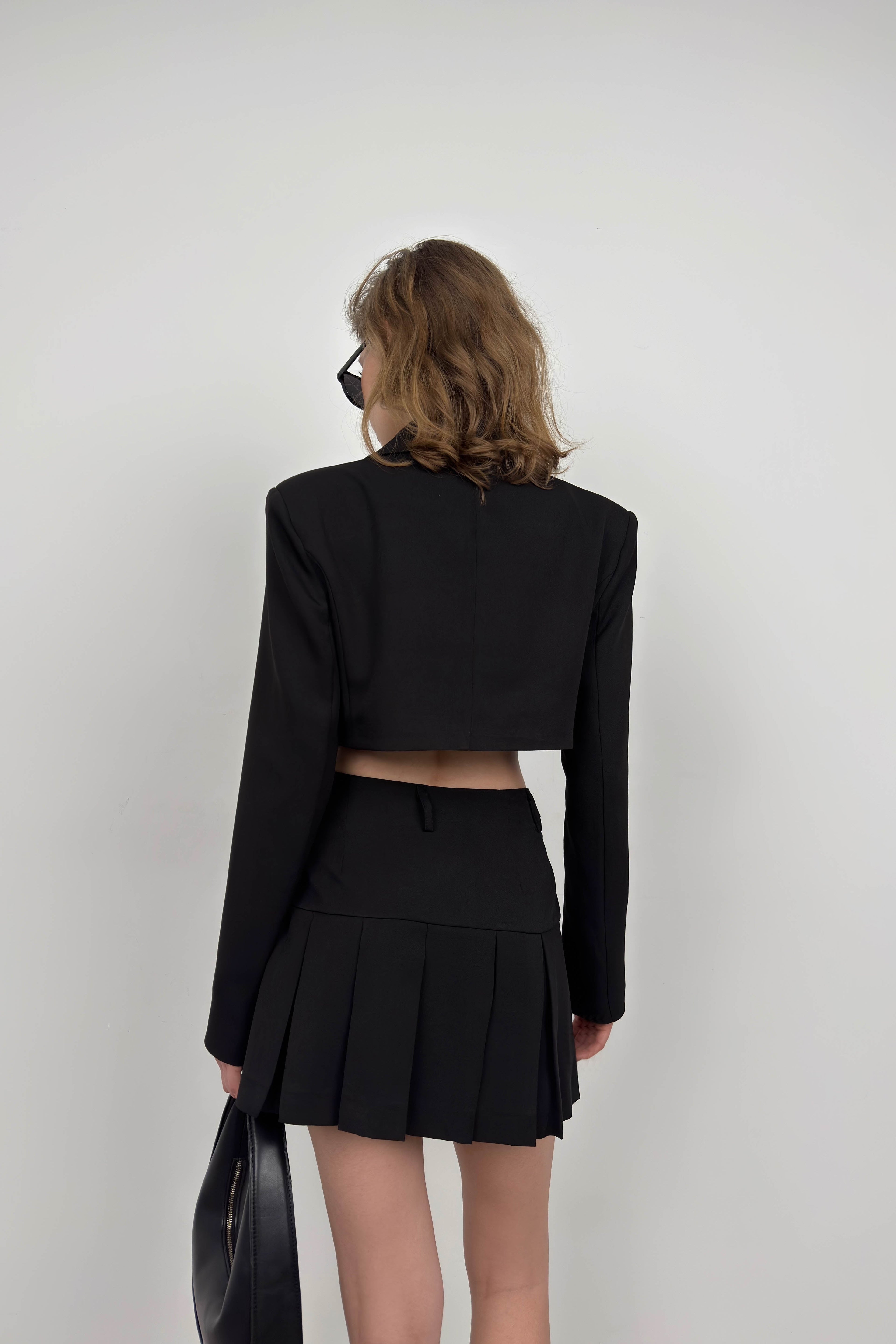 Pleated Skirt Crop Black Jacket Set