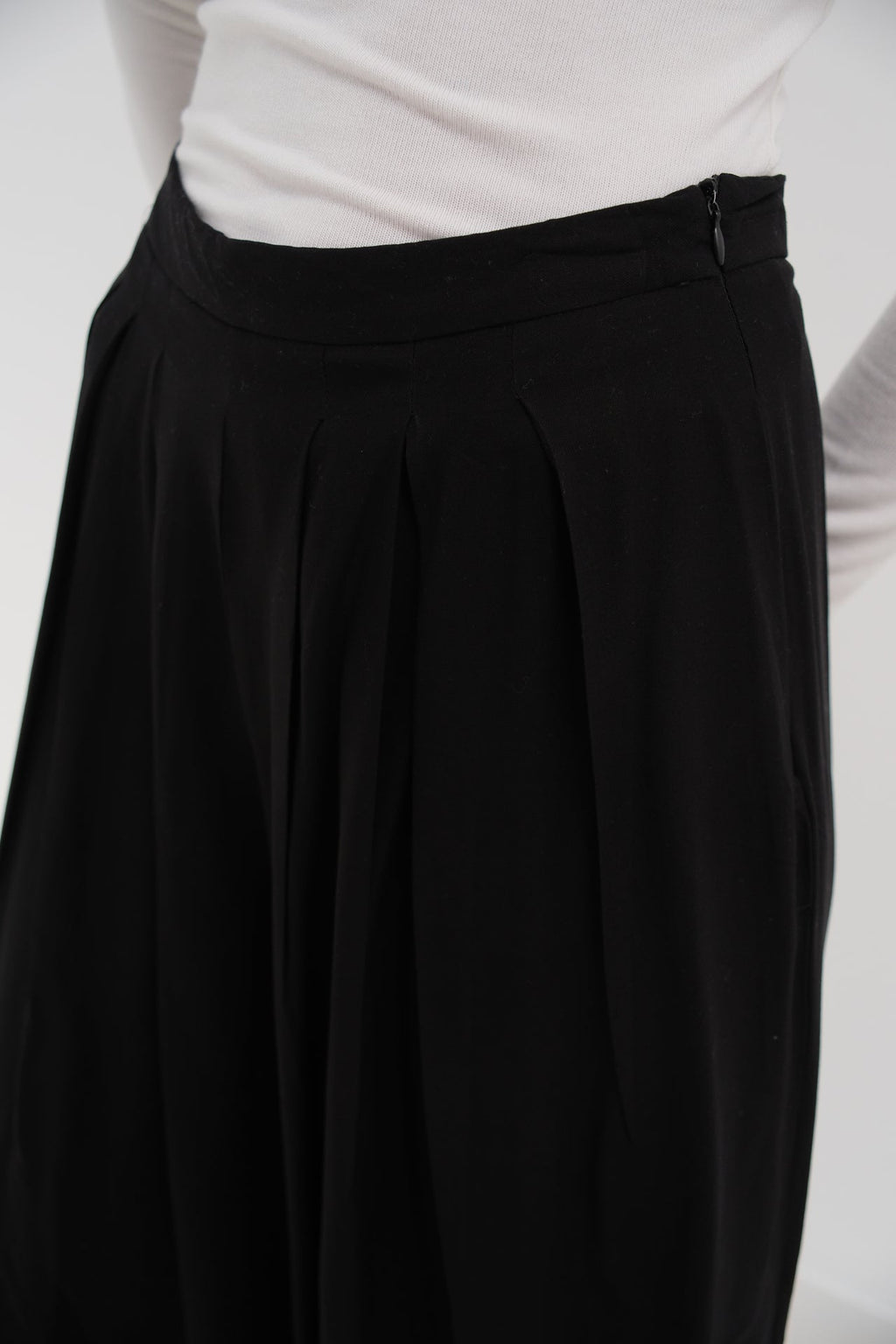 Pleated Wide Fit Black Pants