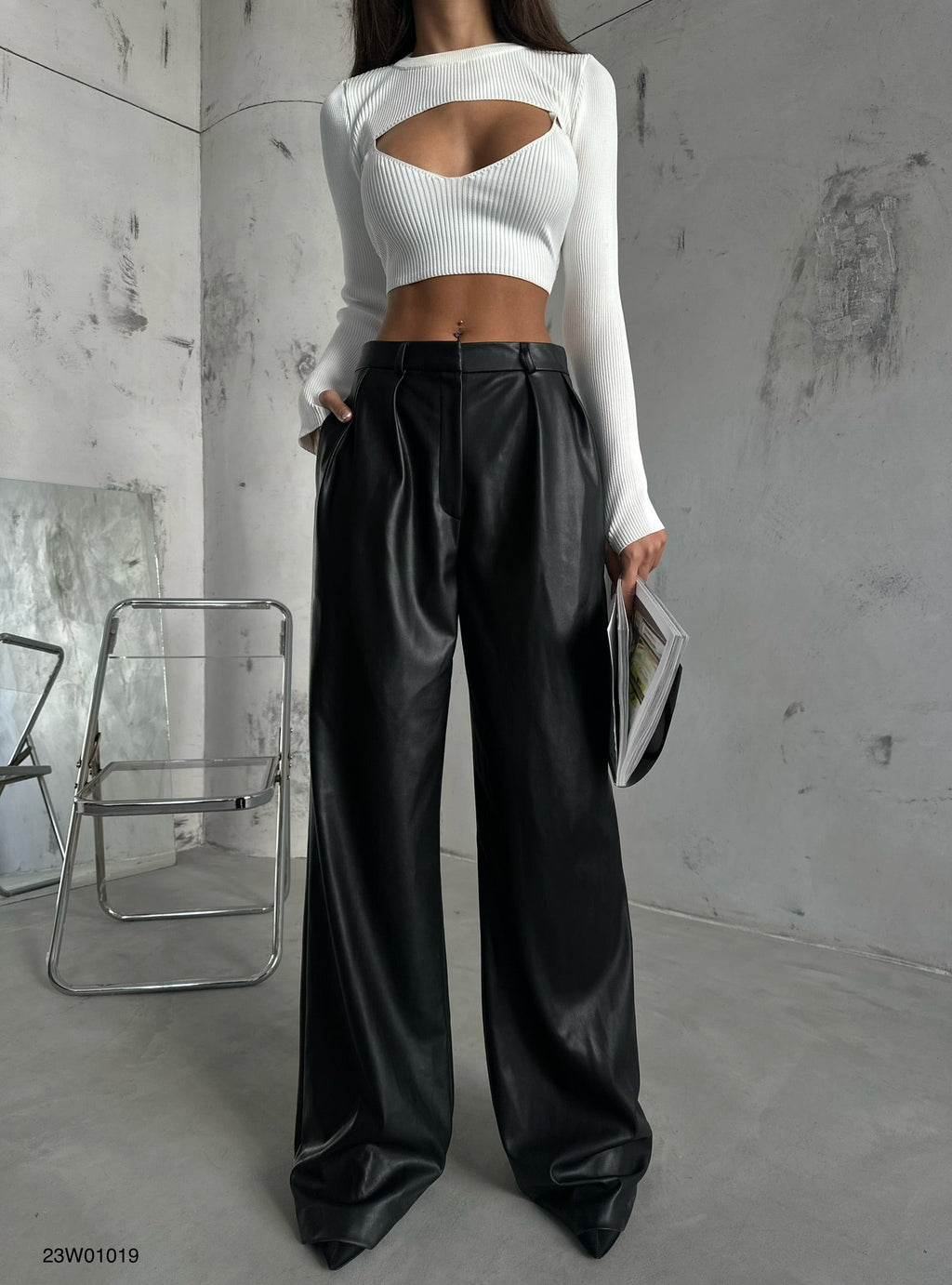 Pleated Wide-Leg Black Leather Pants