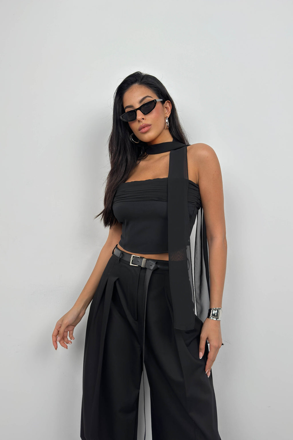 Sal Detay Black Strapless Blouse