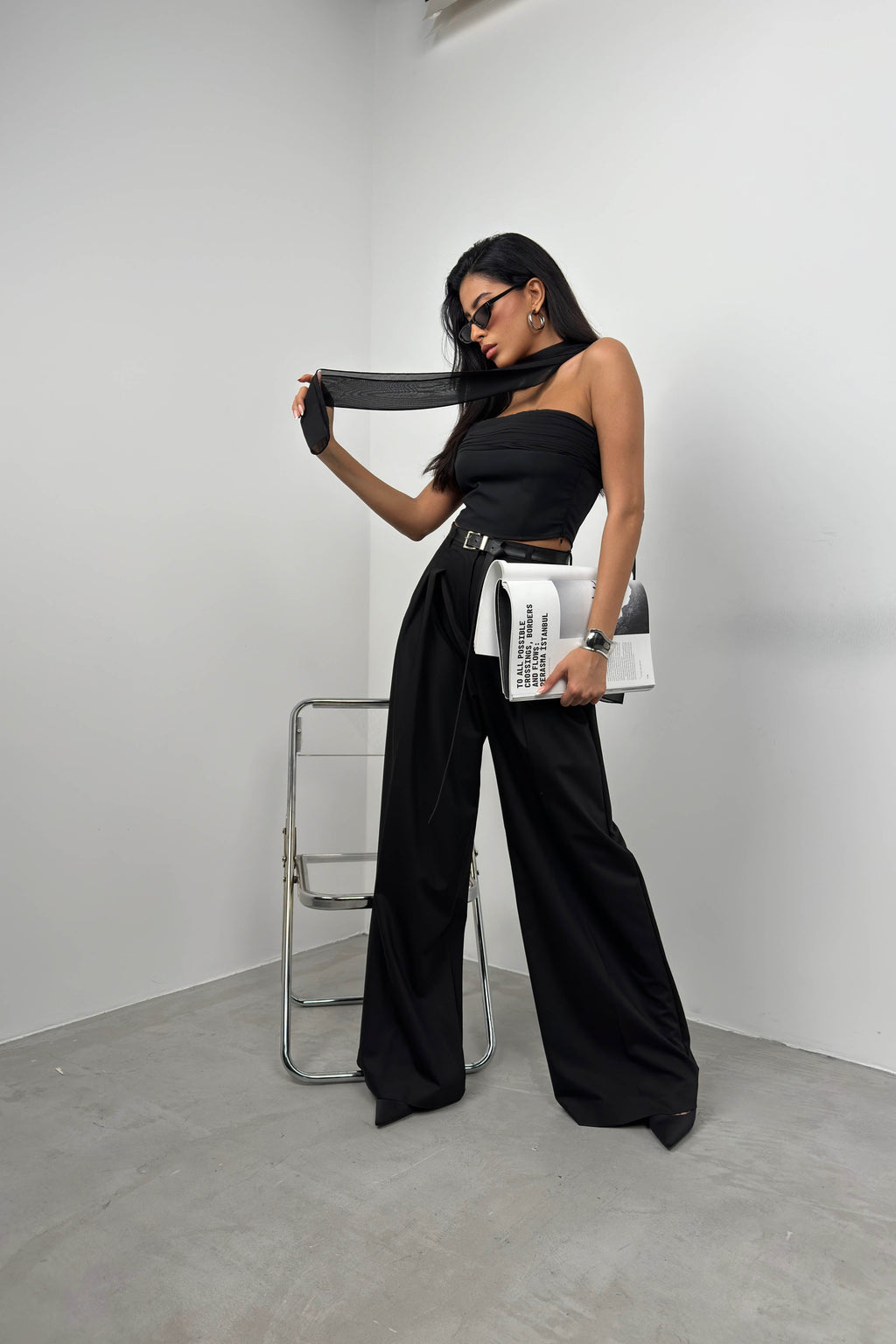 Sal Detay Black Strapless Blouse