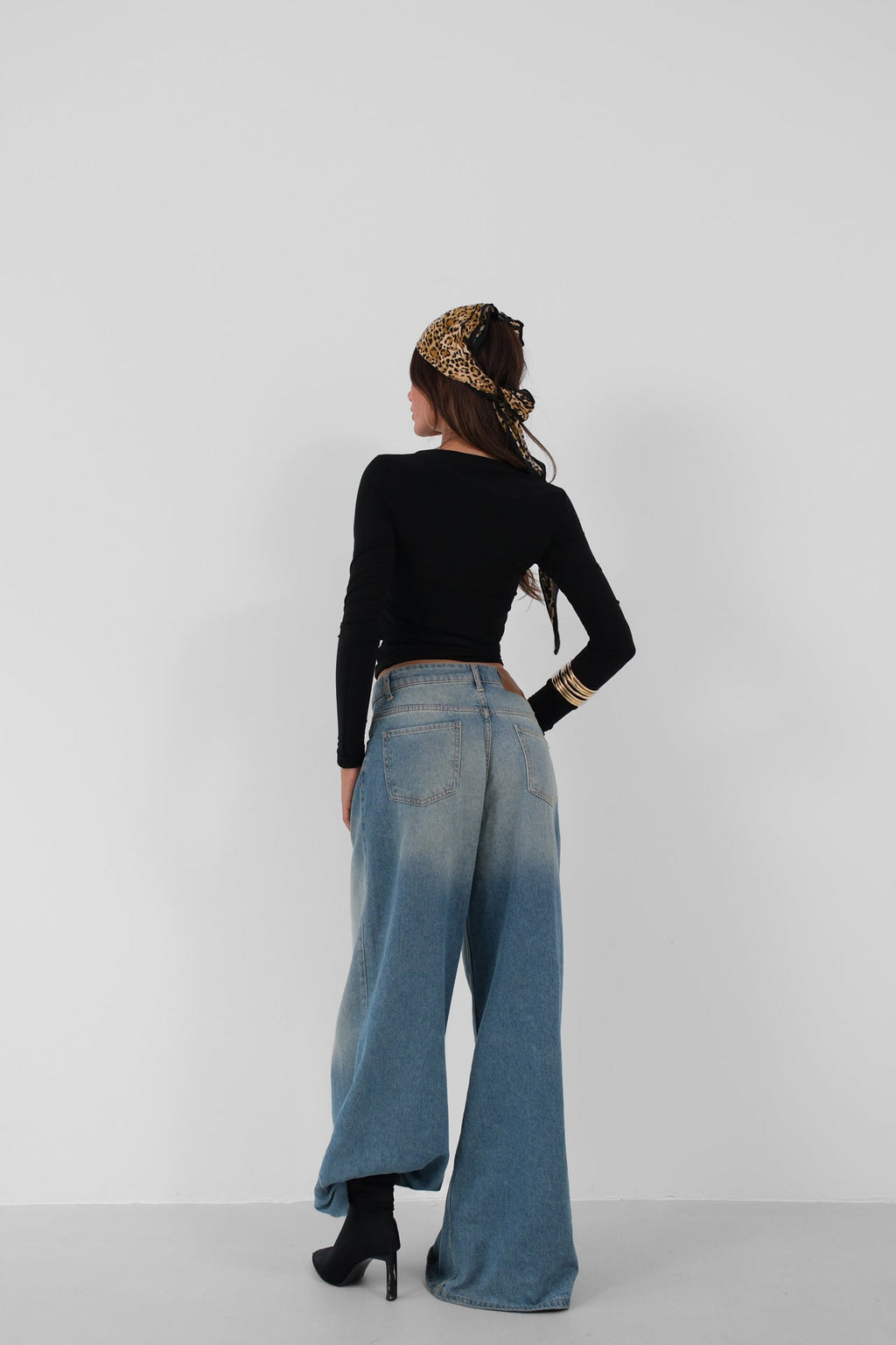 Crew Neck Basic Black Blouse
