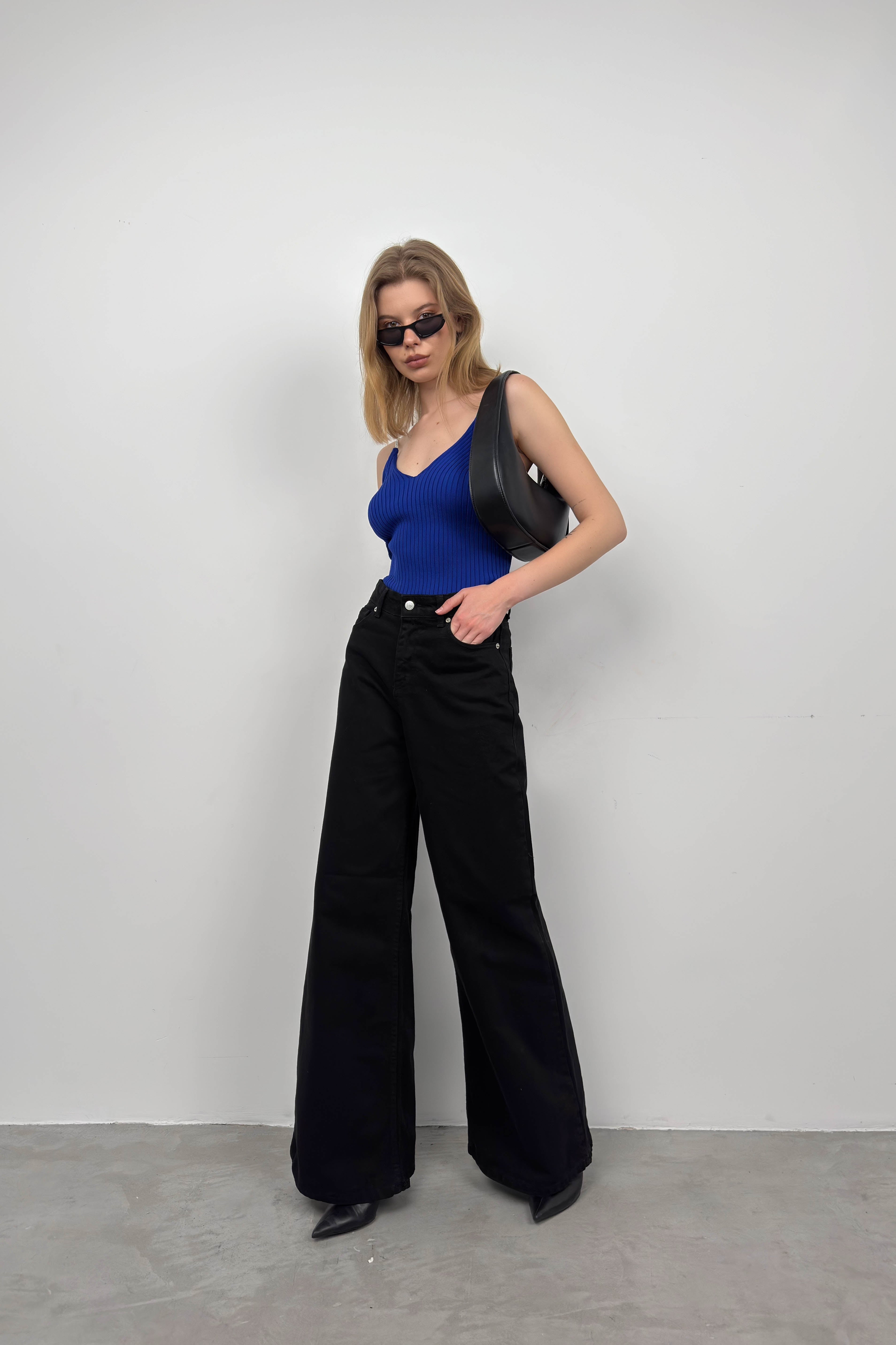 Stone Strap Sax Blue Knit Blouse