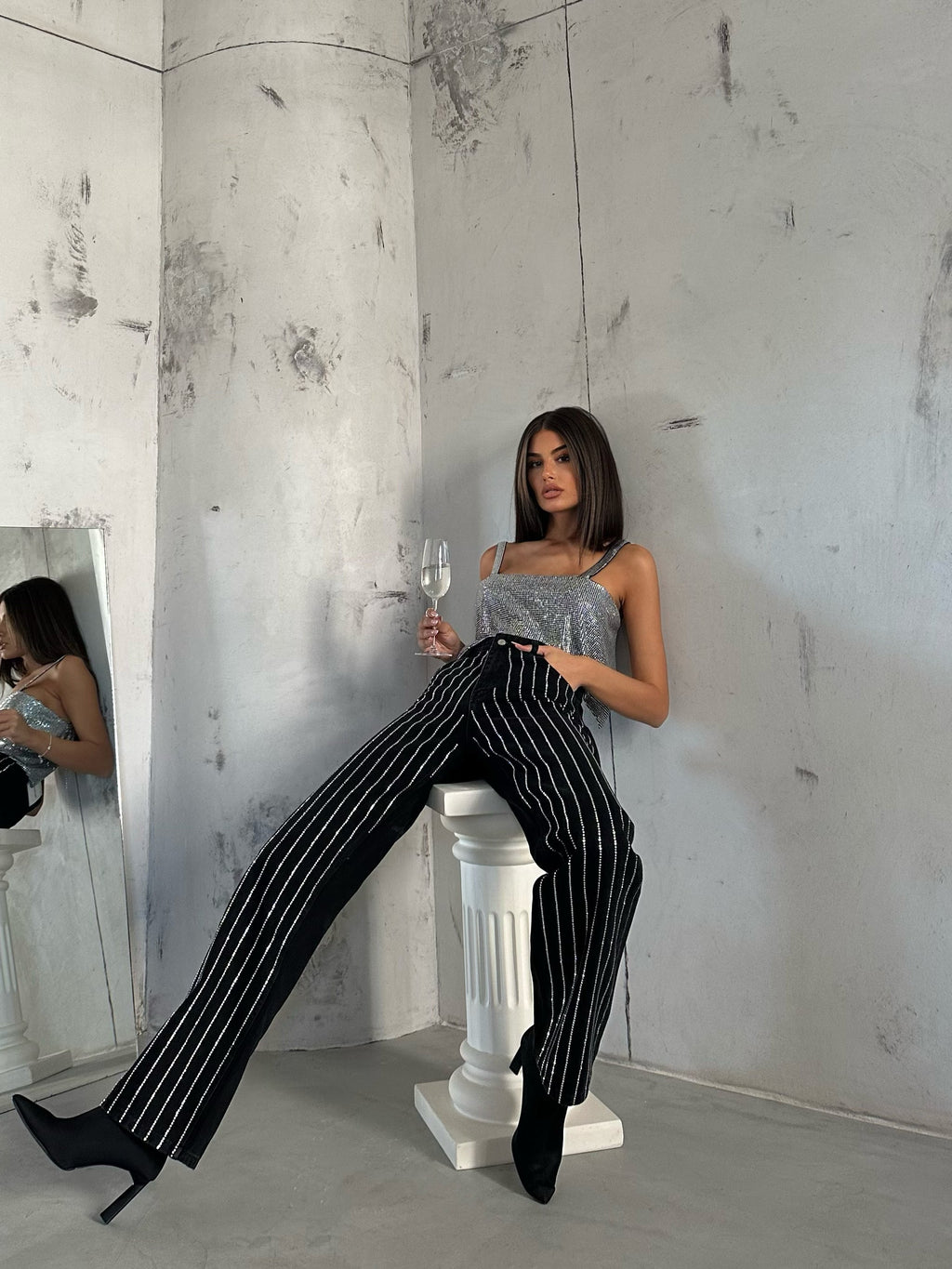 Rhinestone Detail Gray Mom Jeans
