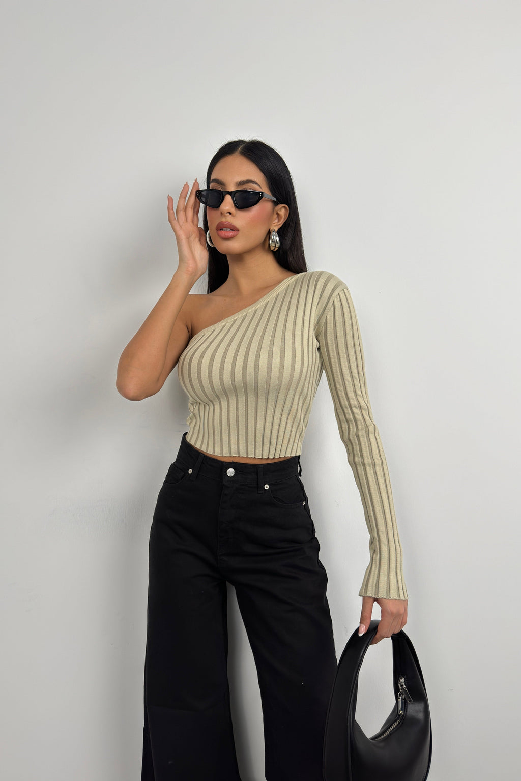 Single-Sleeve Fitilli Beige Knit Blouse