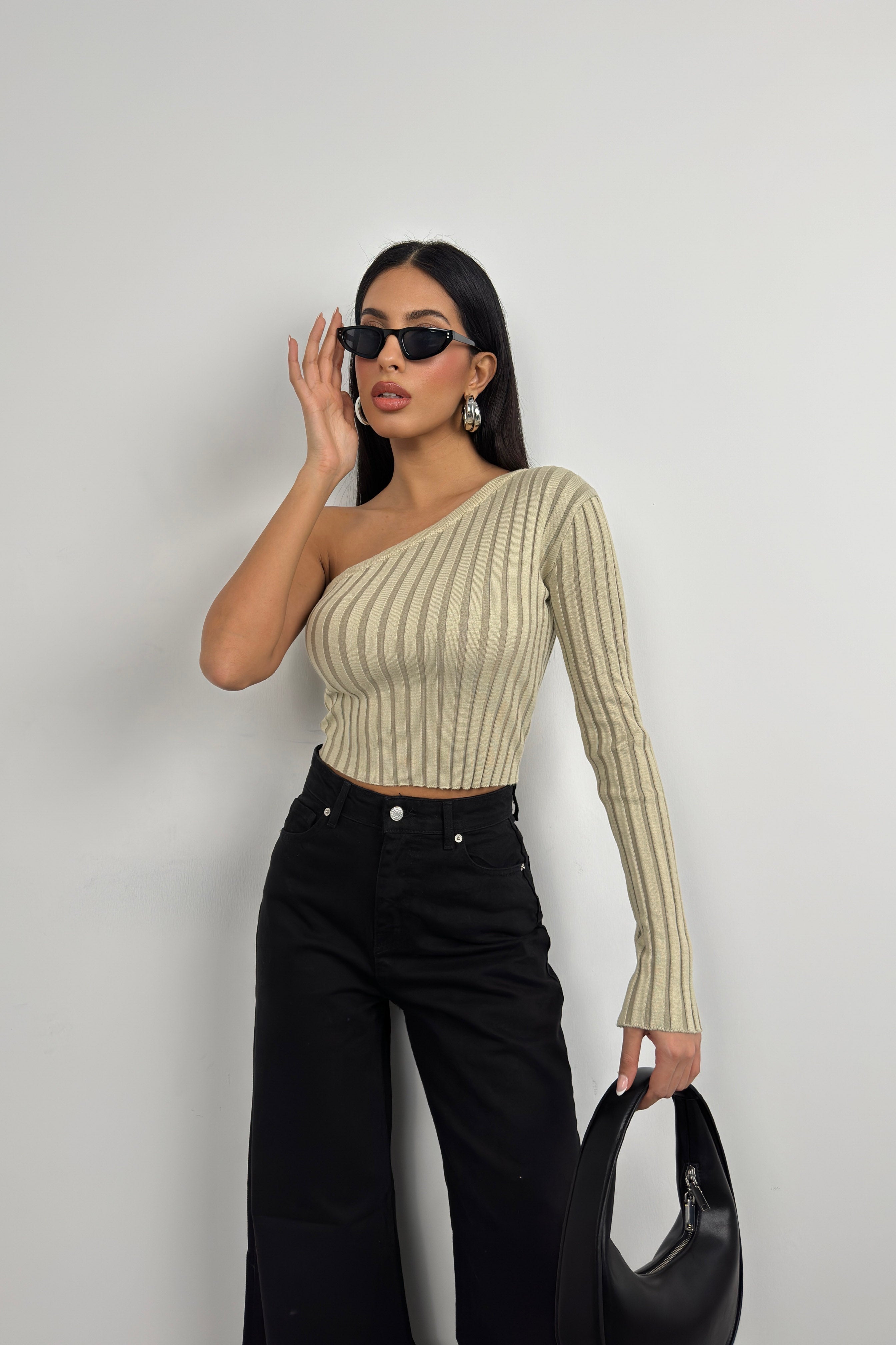 Single-Sleeve Fitilli Beige Knit Blouse