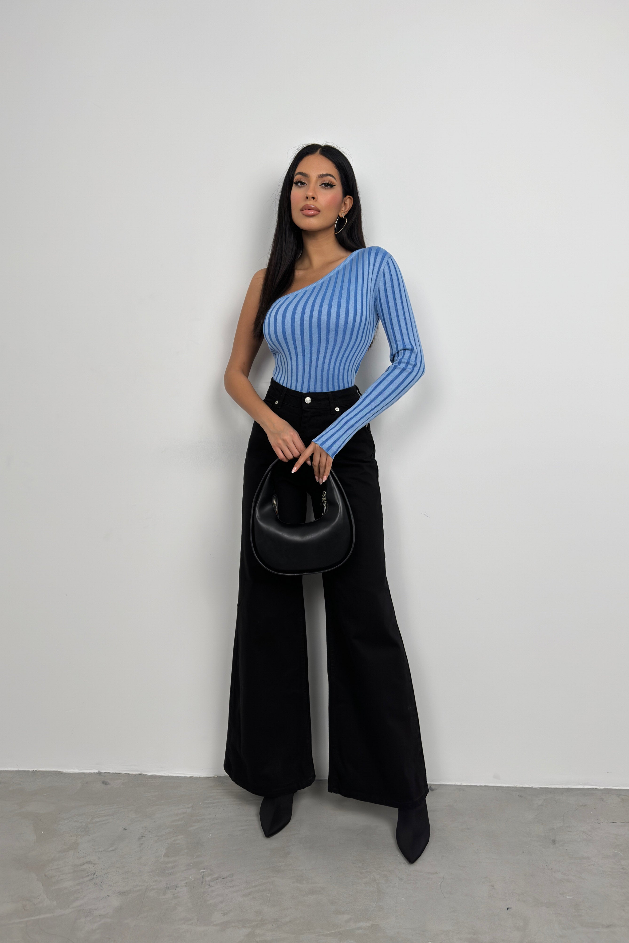 Single-Sleeve Fitilli Blue Knit Blouse