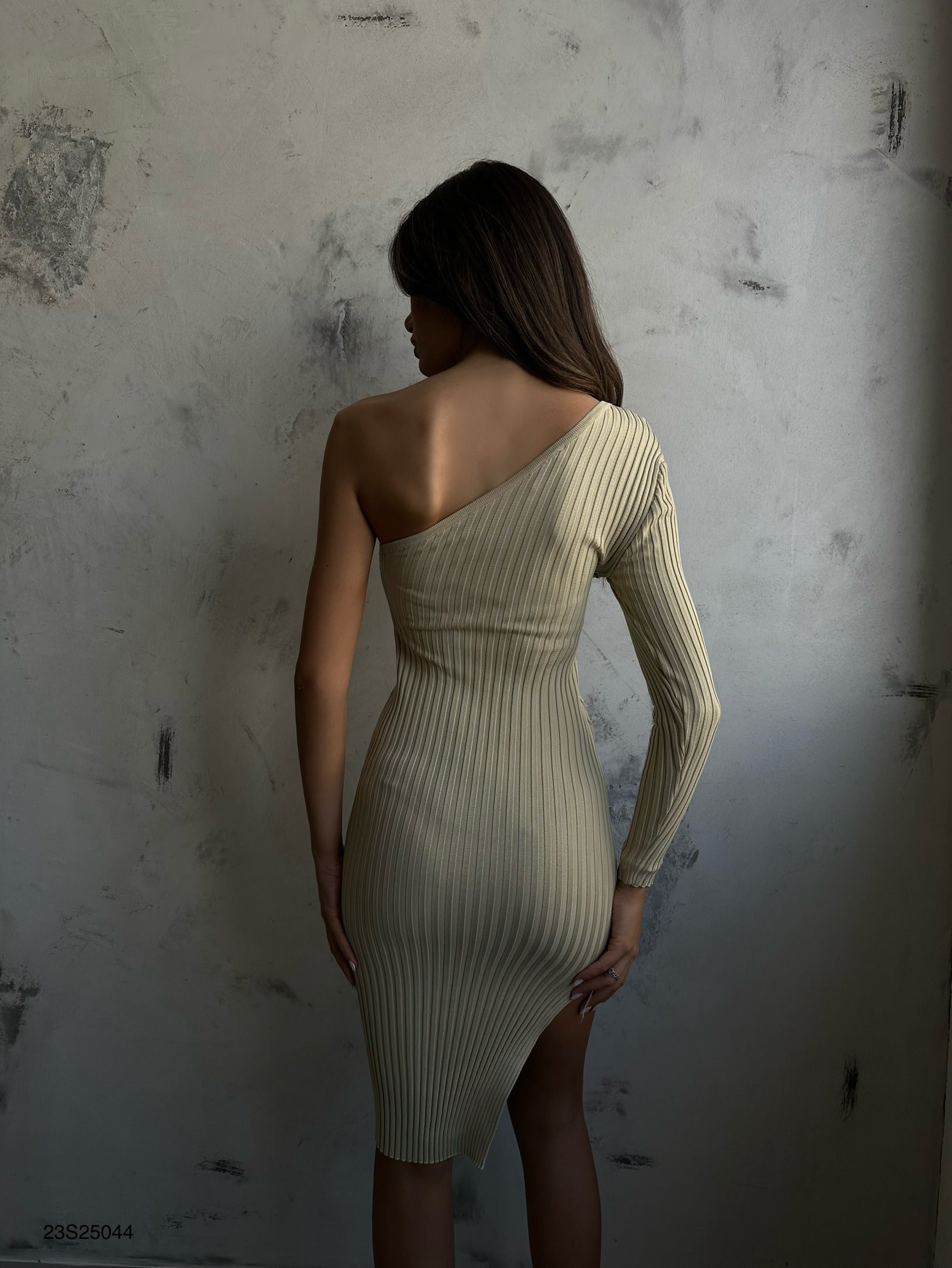 One-Shoulder Slit Beige Knit Dress