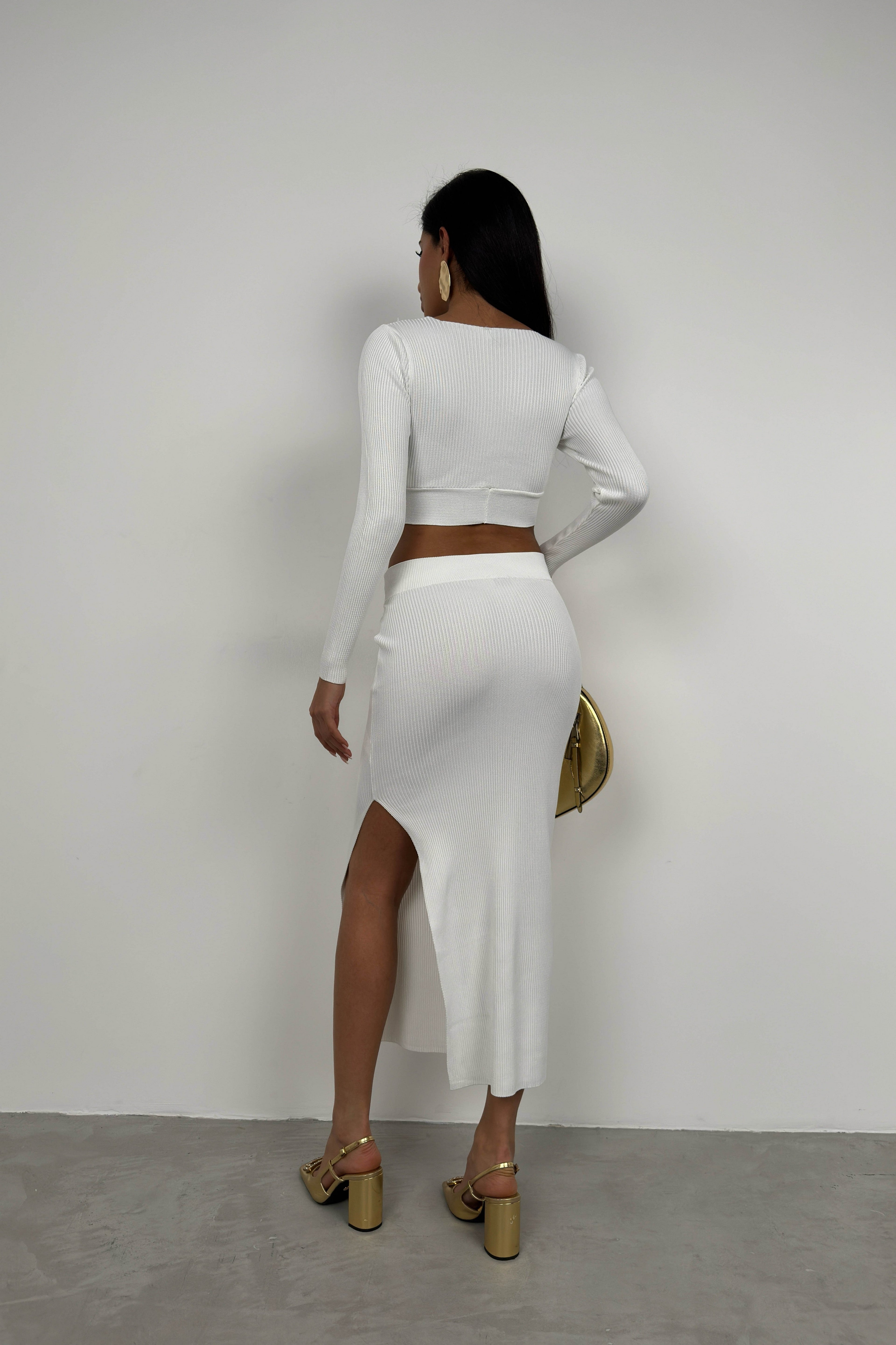 V-Neck Crop Slit Ecru Maxi Skirt Set