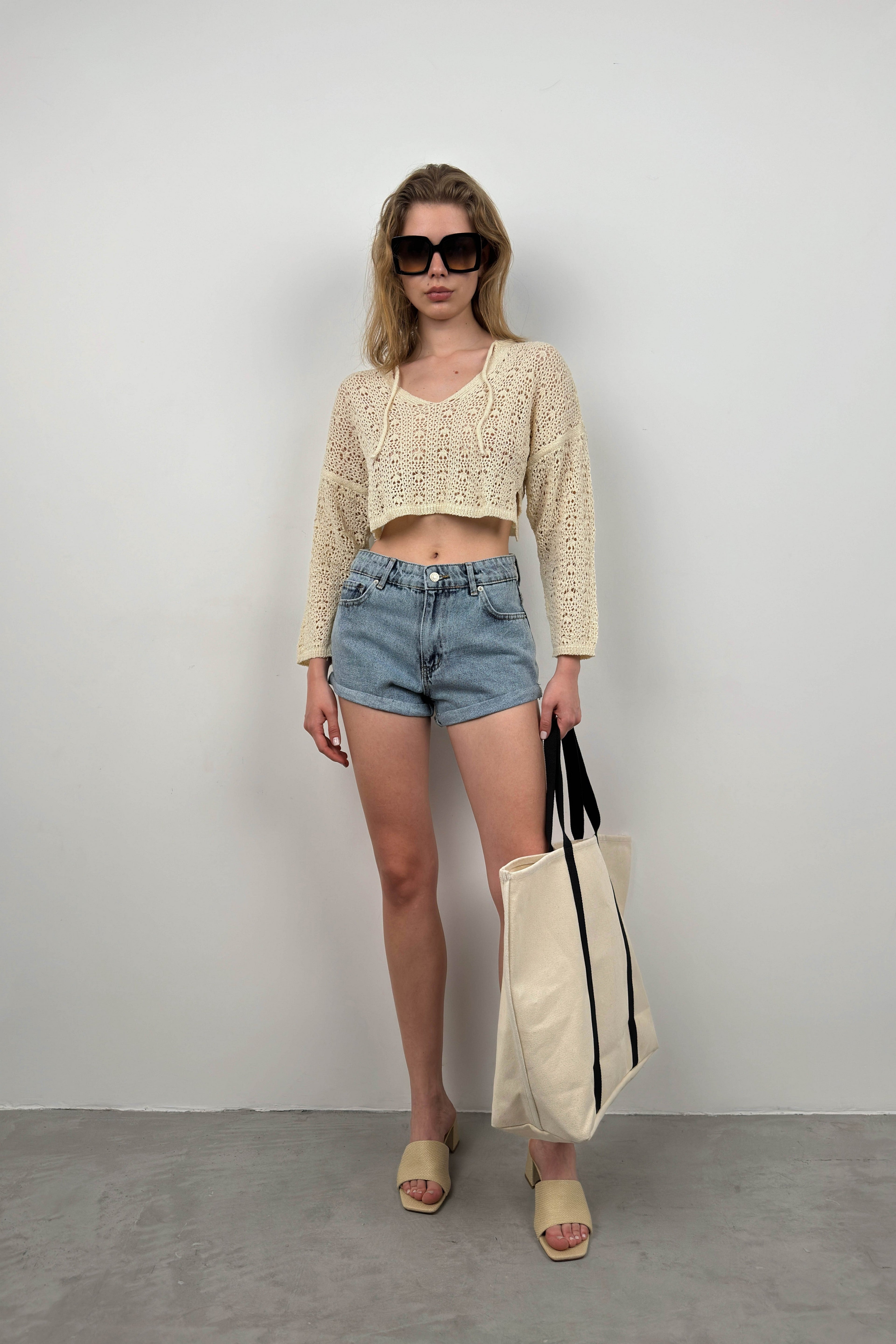 V-Neck Knit Ecru Crop Sweatshirts