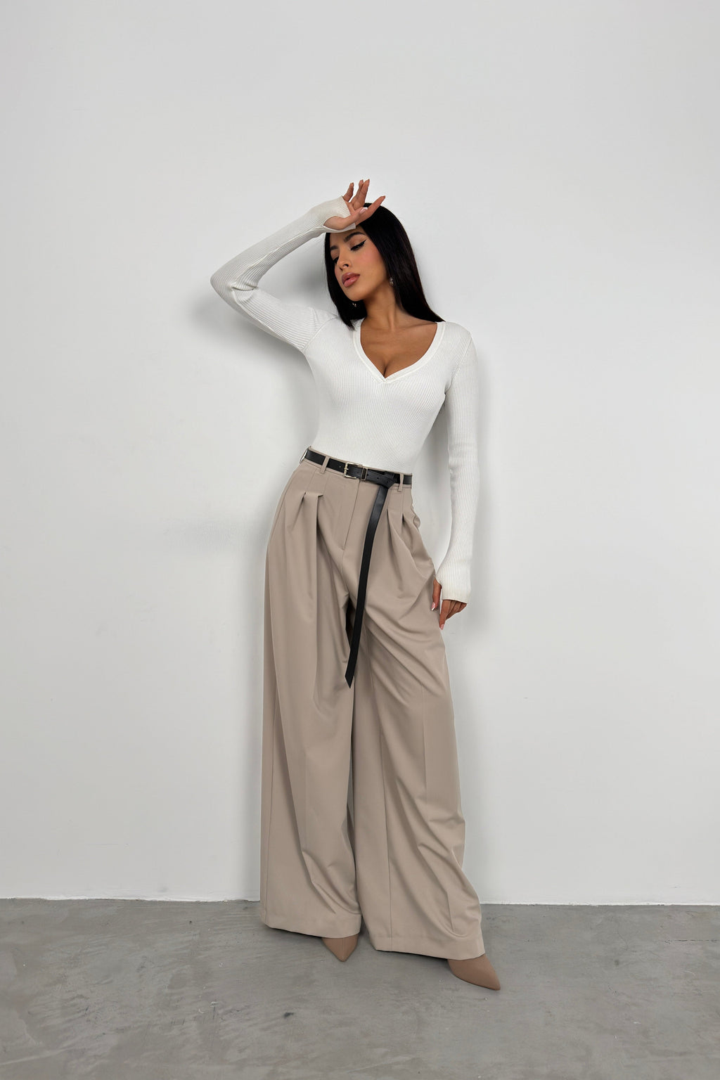 V-Neck Knit Ecru Bodysuit