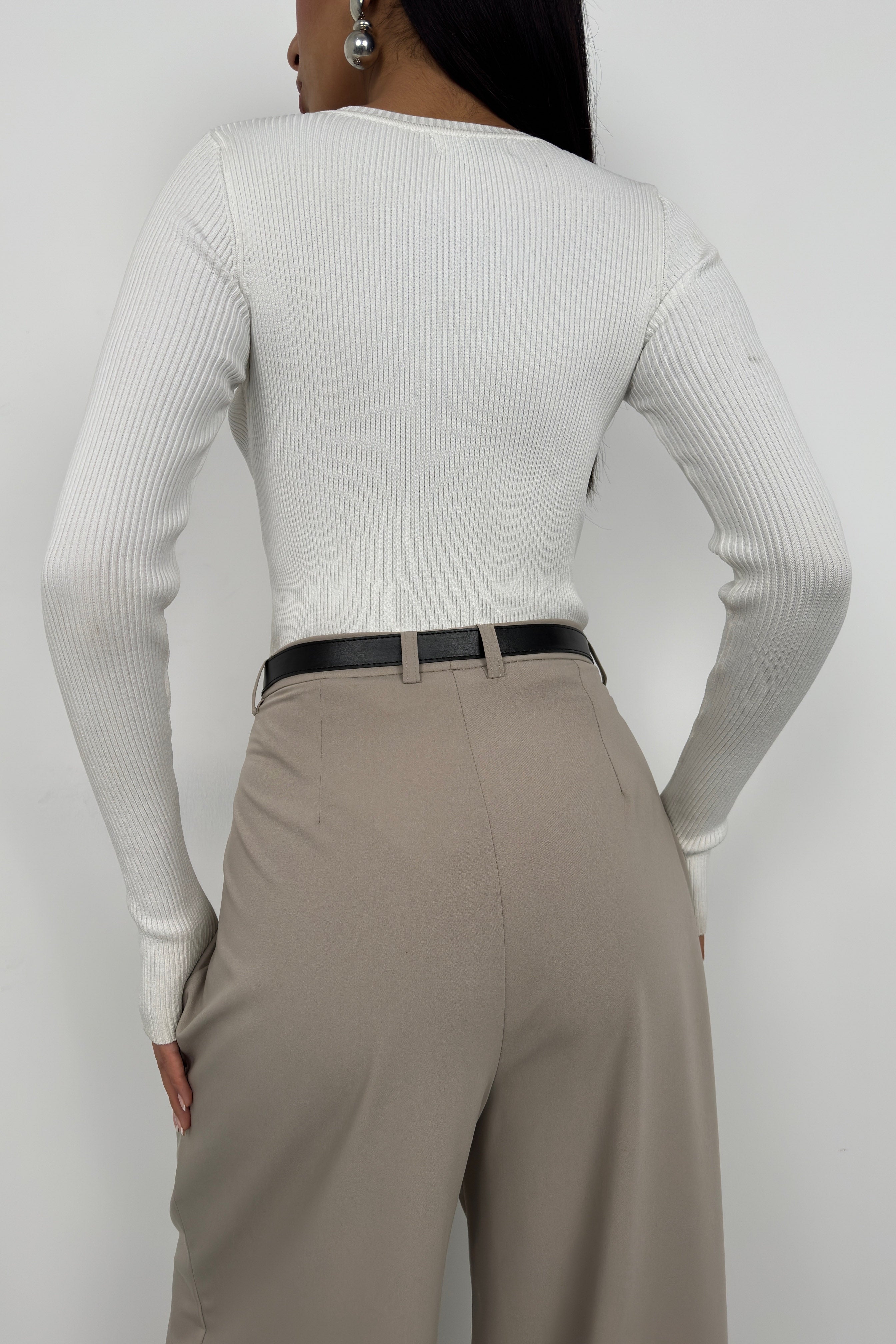 V-Neck Knit Ecru Bodysuit