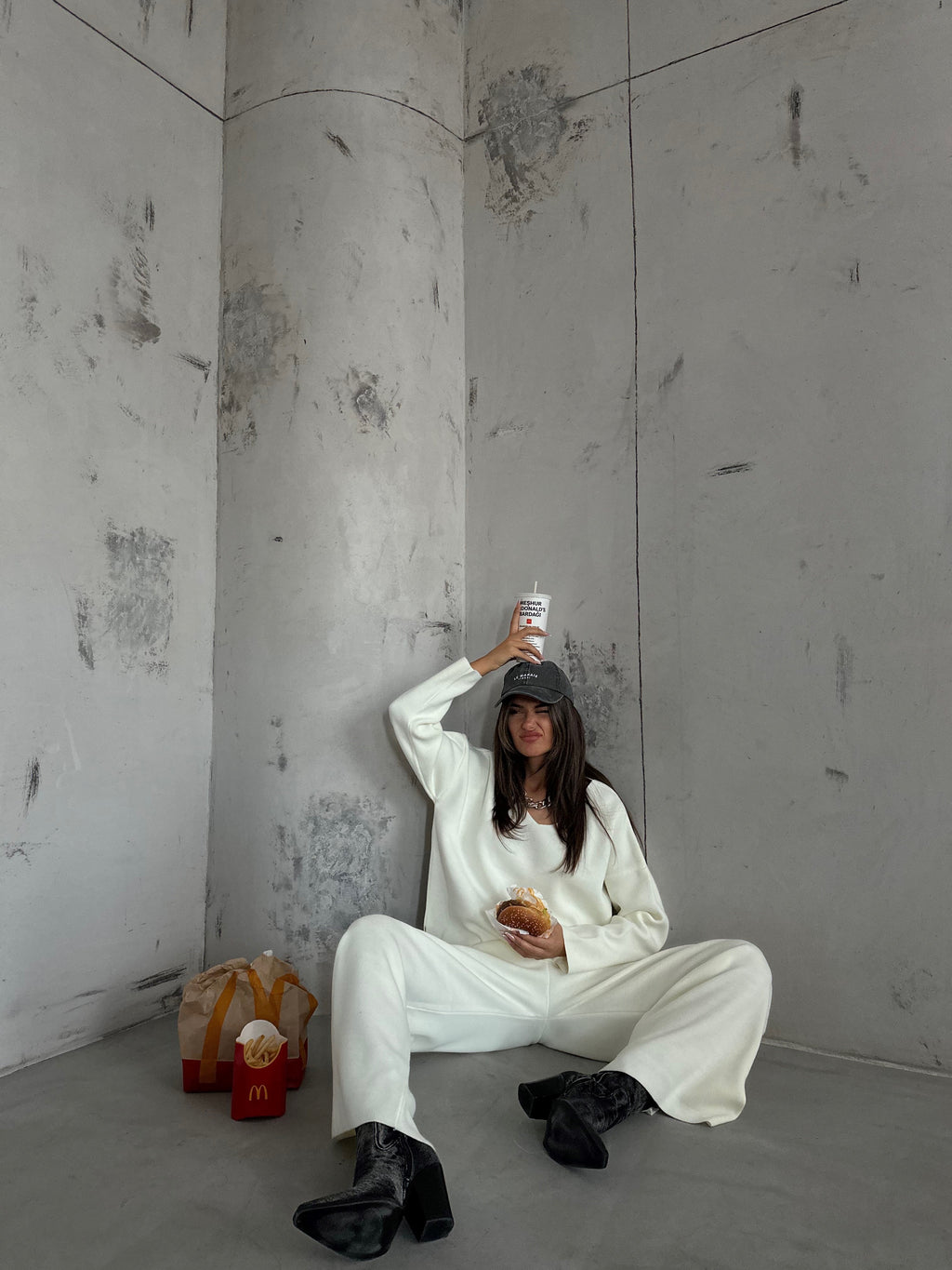 V-Neck Knit Ecru Sweater Pants Set