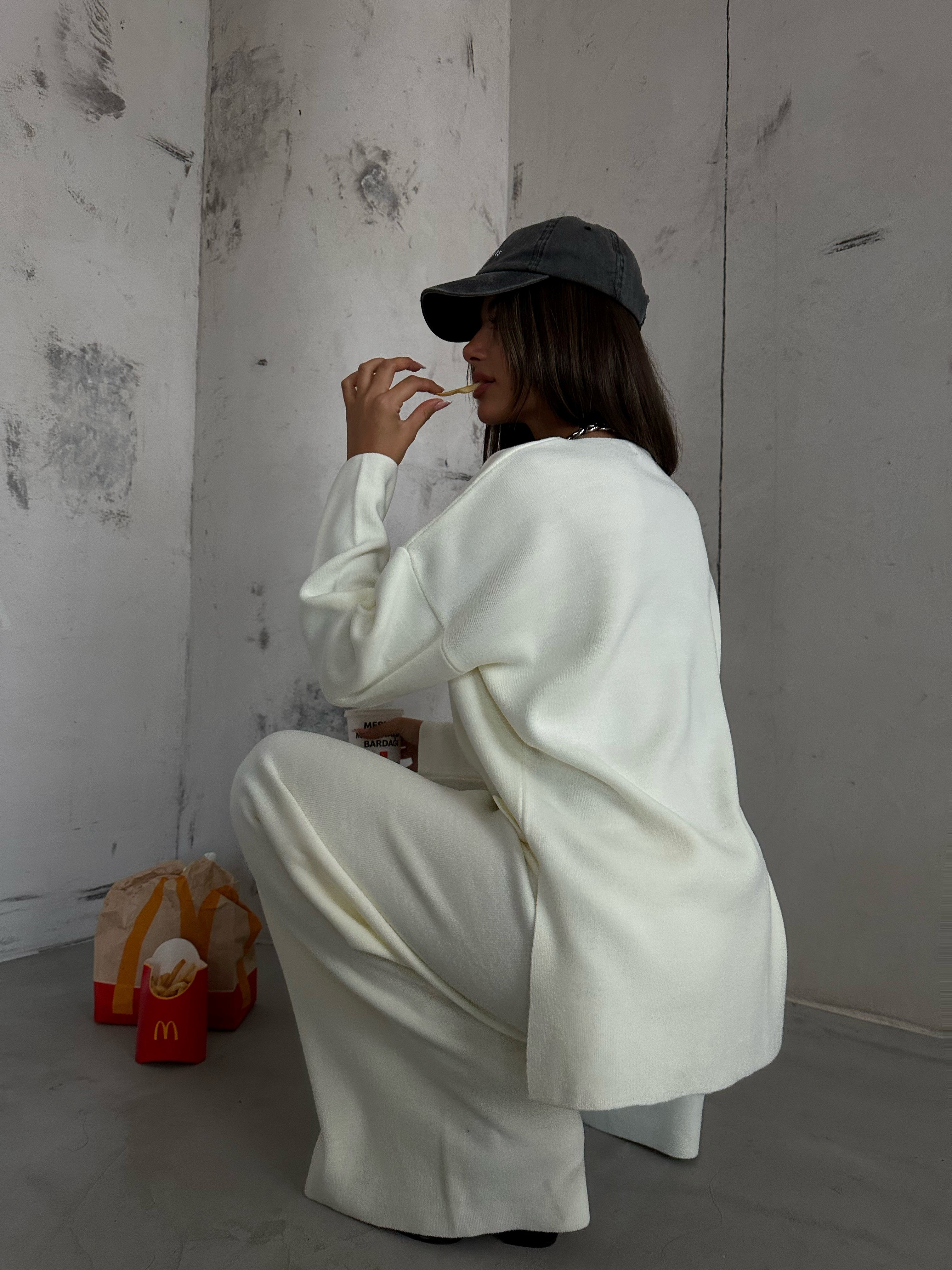 V-Neck Knit Ecru Sweater Pants Set