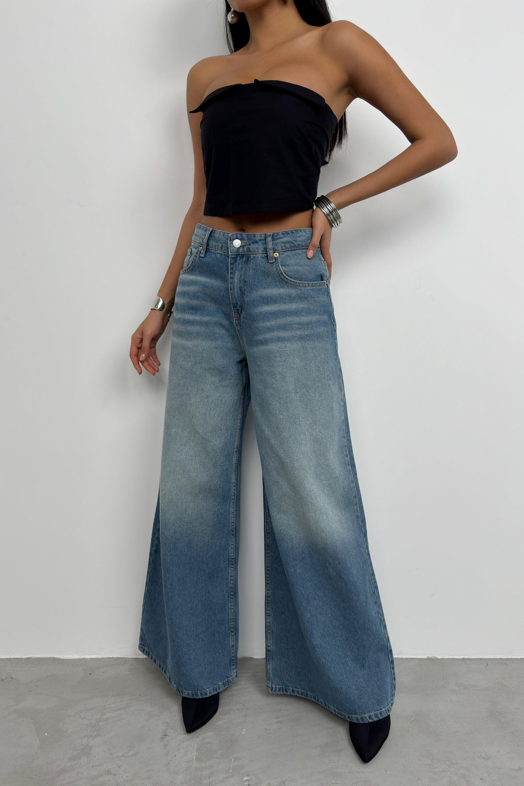 Wide Leg Washed Blue Jeanss
