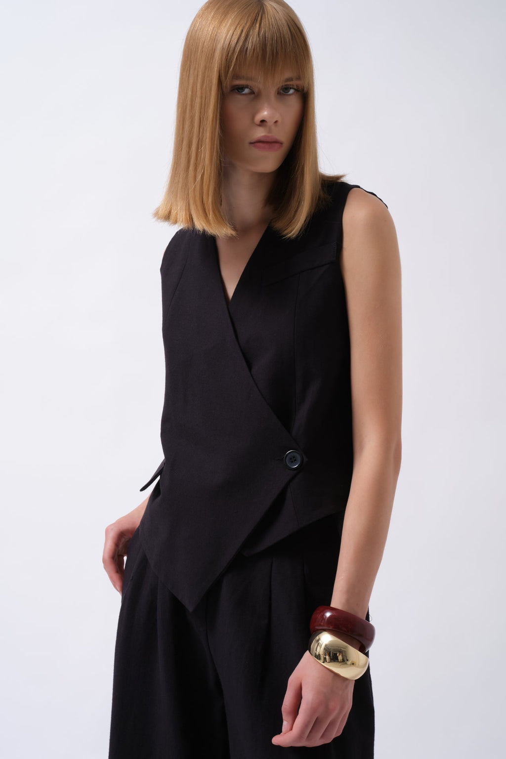 Side Button Asymmetric Linen Black Vest