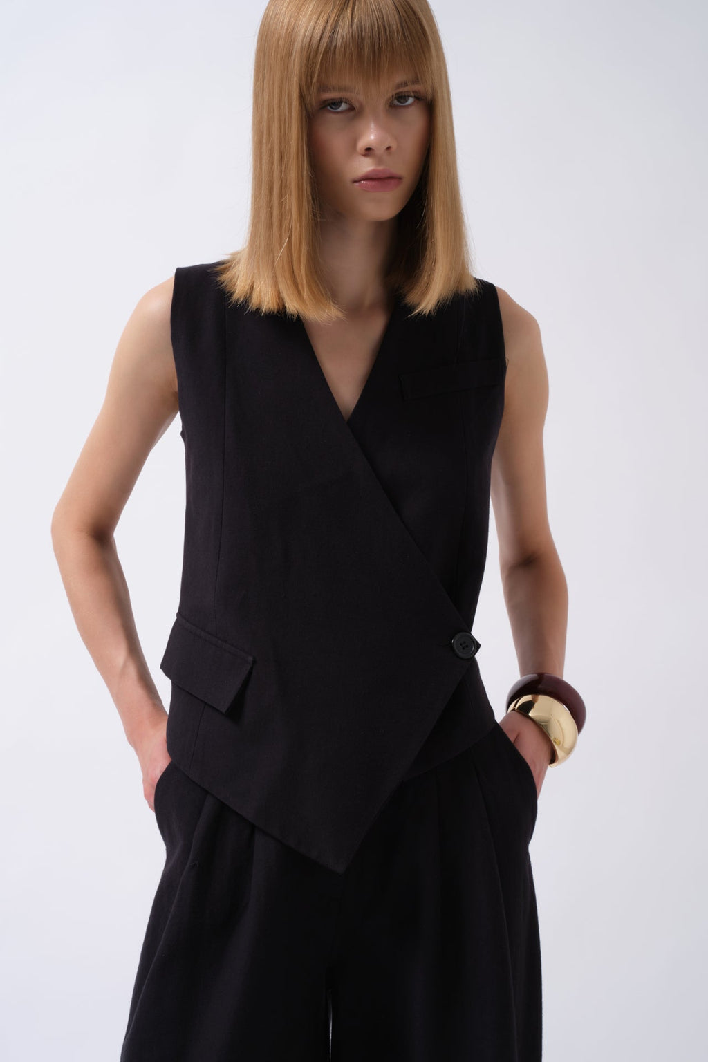 Side Button Asymmetric Linen Black Vest