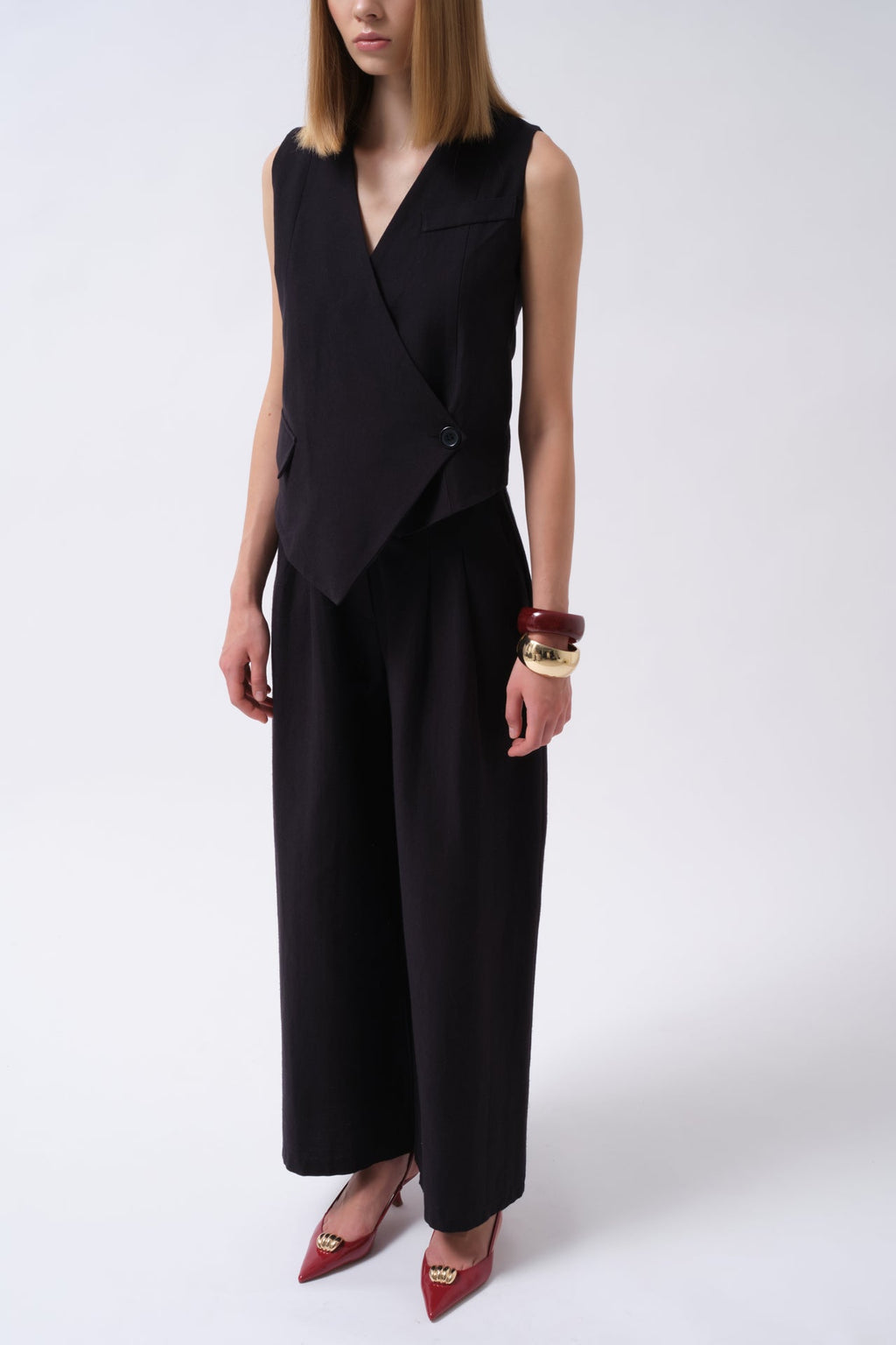 Side Button Asymmetric Linen Black Vest