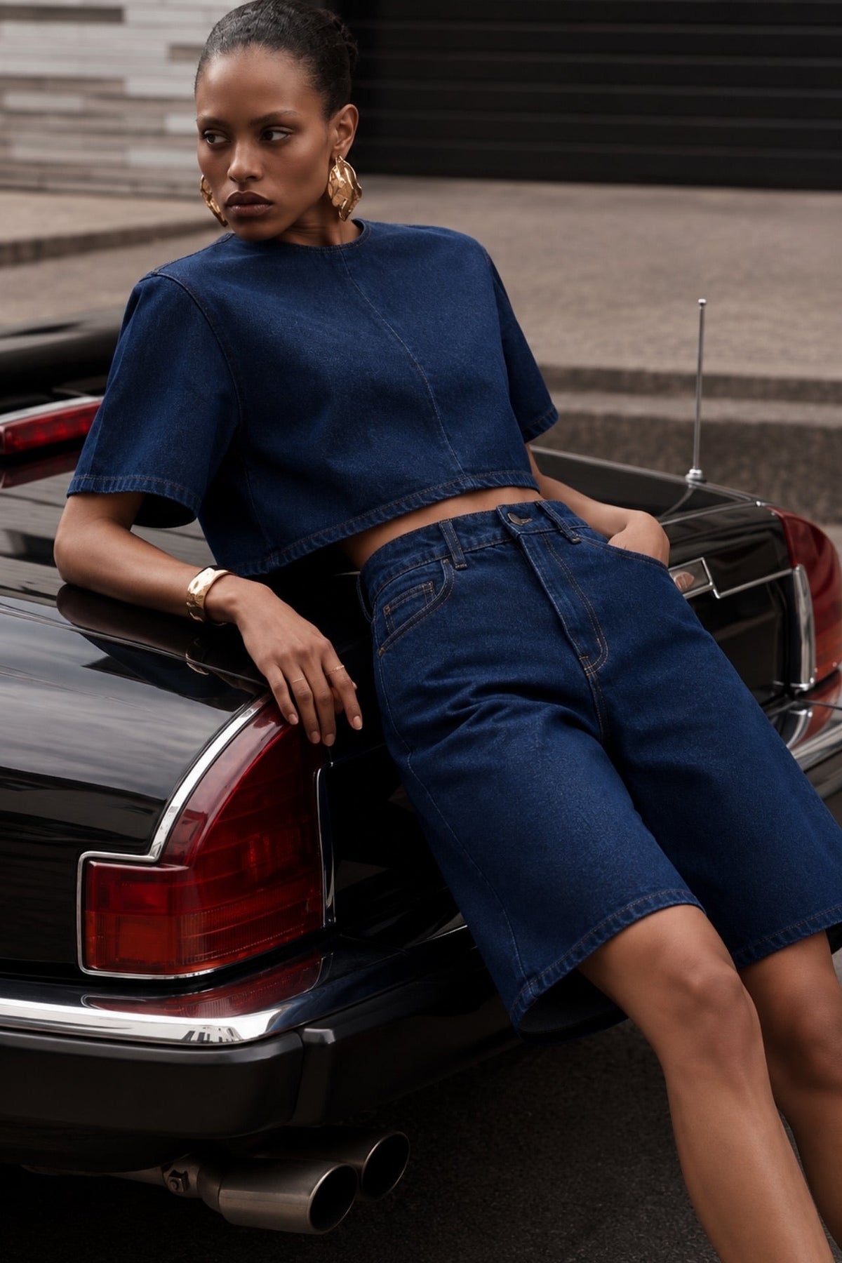 Half-Sleeve Denim Blouse Bermuda Shorts Two-Piece Dark Blue Set