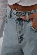 High Waist Mom Jeanss