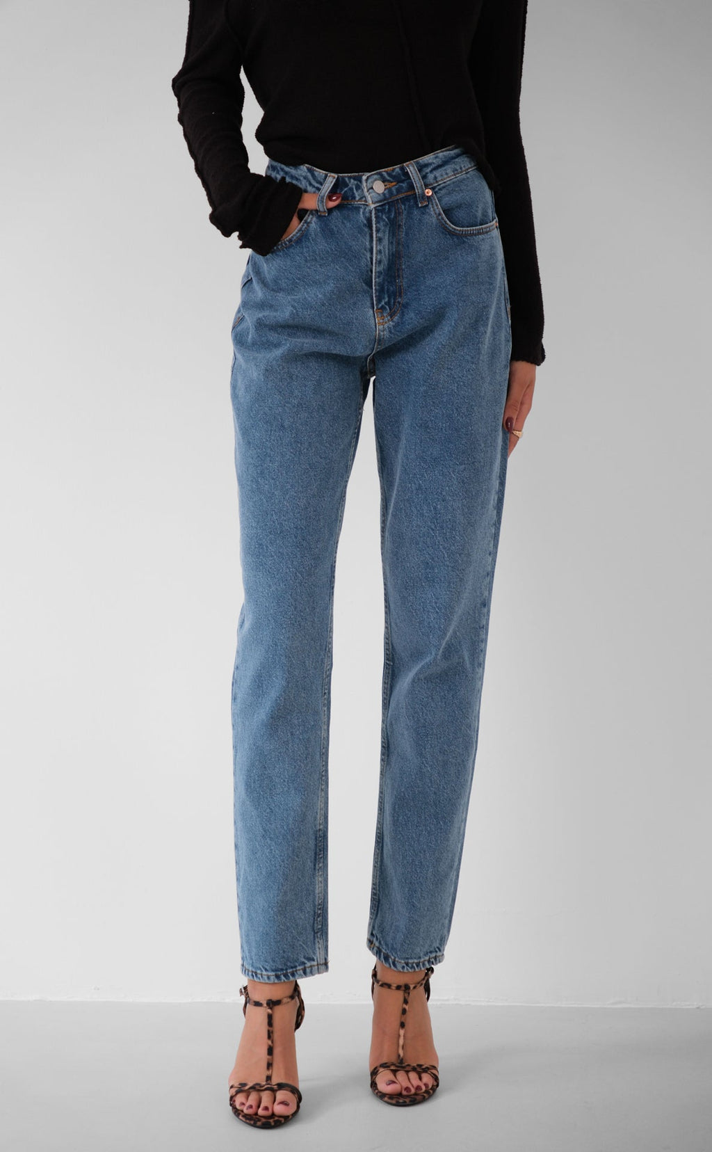 High Waist Slim Leg Blue Jeanss