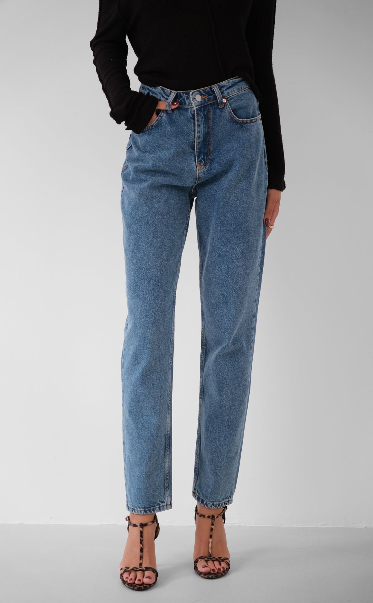 High Waist Slim Leg Blue Jeanss