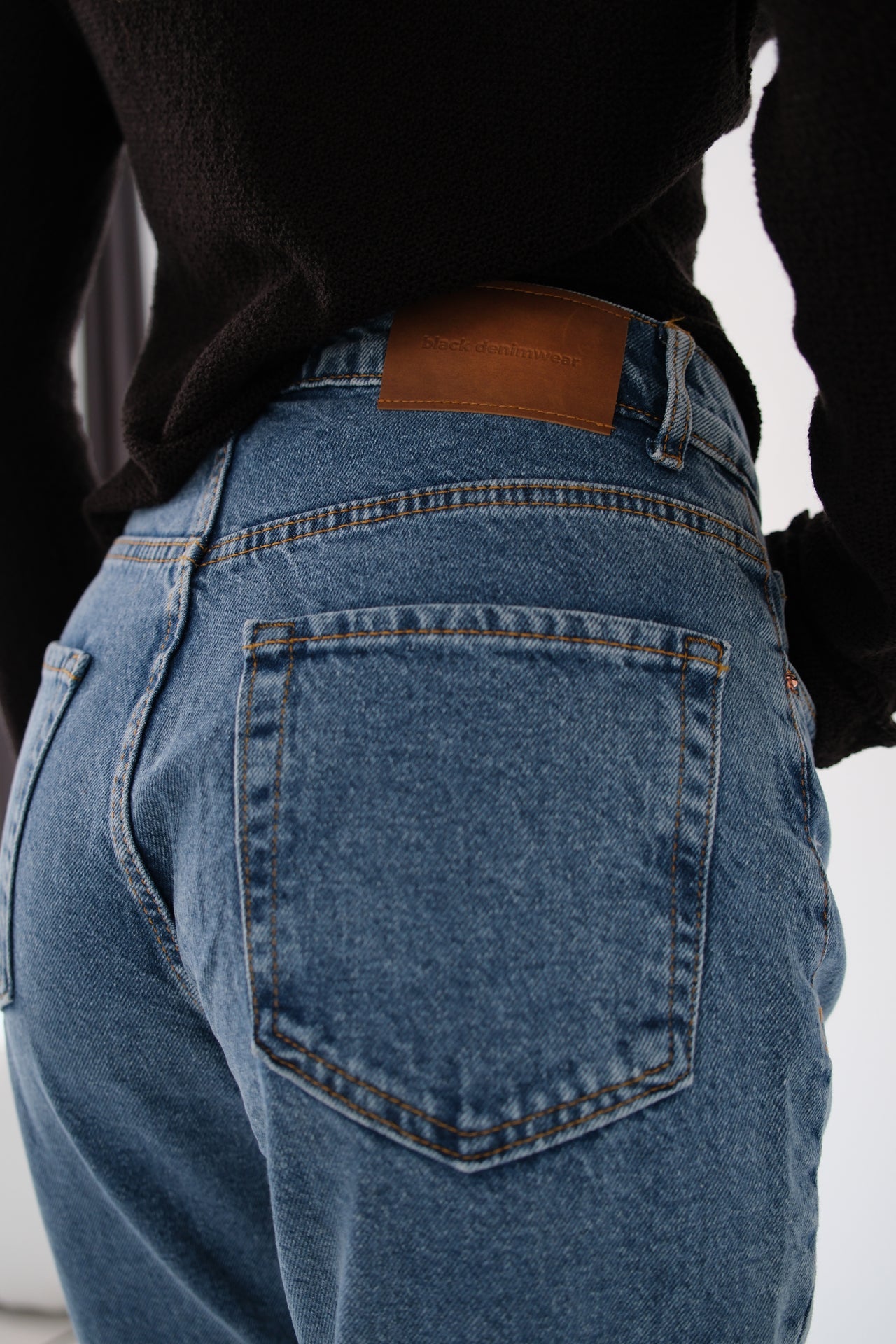 High Waist Slim Leg Blue Jeanss