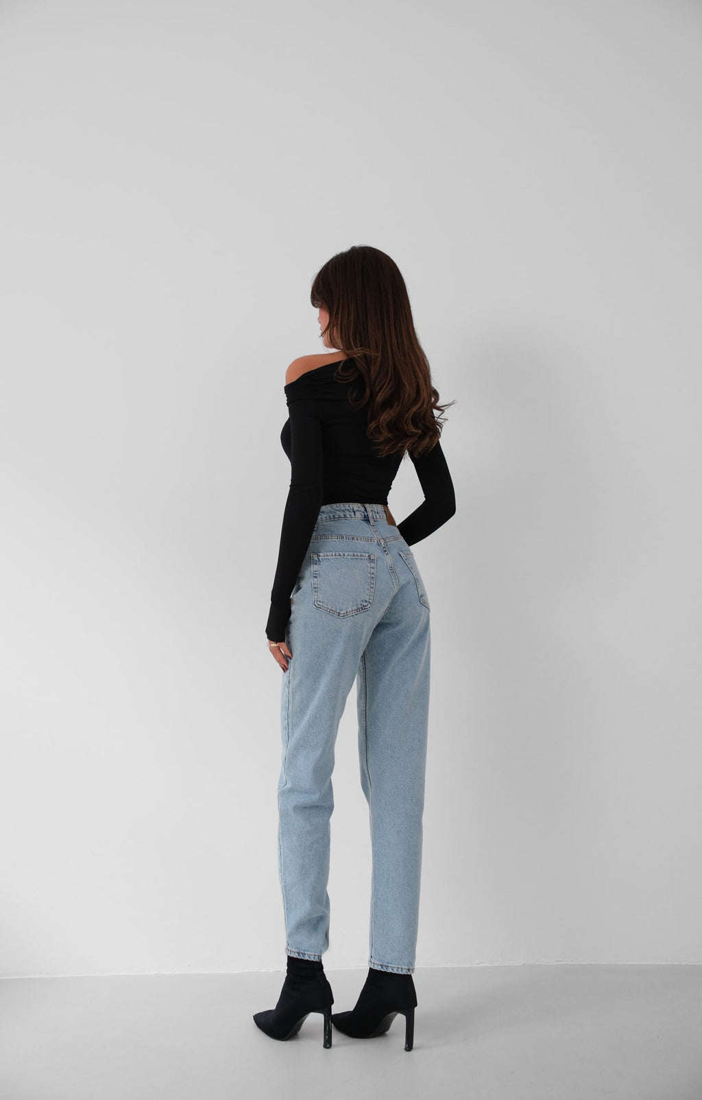 High Waist Slim Leg Light Blue Jeanss