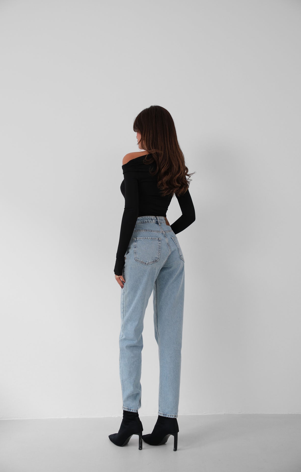 High Waist Slim Leg Light Blue Jeanss